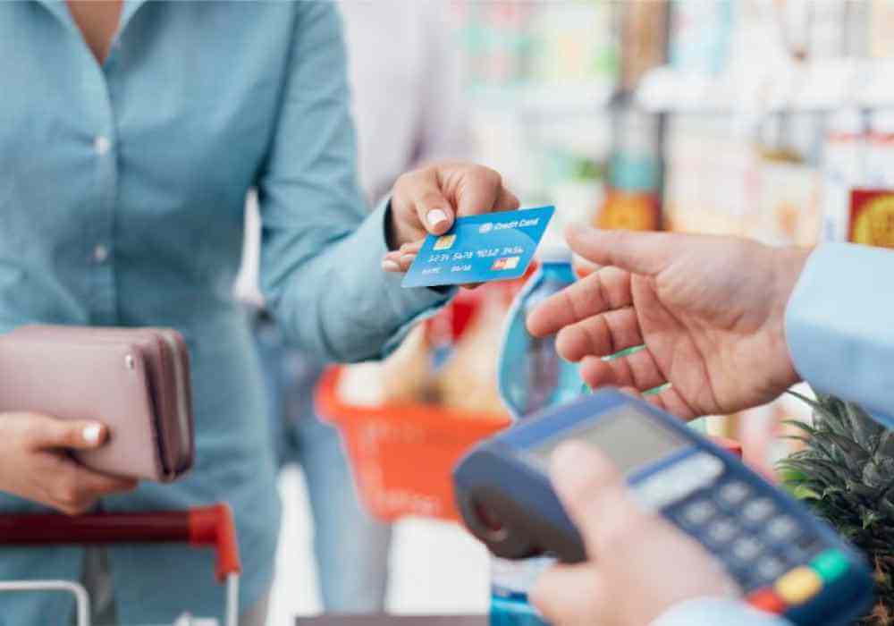 creditcard_spending_503419588.jpg