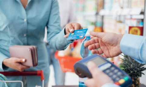 creditcard_spending_503419588.jpg